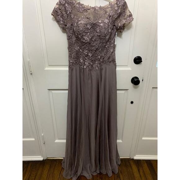 La Femme Size 4 Floral Embroidery Mother of the Bride Gown Mauve Style 29235 - Picture 3 of 11